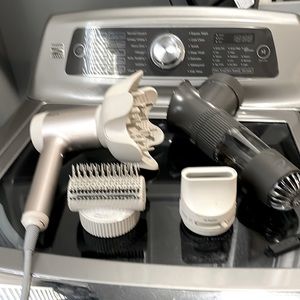 Shark blow dryer with tools